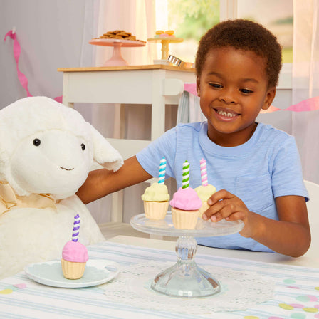 Creative Chefs™ Bakers Kit - 
Play pretend and enjoy sharing the cupcakes that you created.